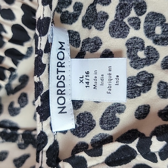 Nordstrom Cheetah Open Back  Cropped Jumpsuit/ XL. - Picture 3 of 12